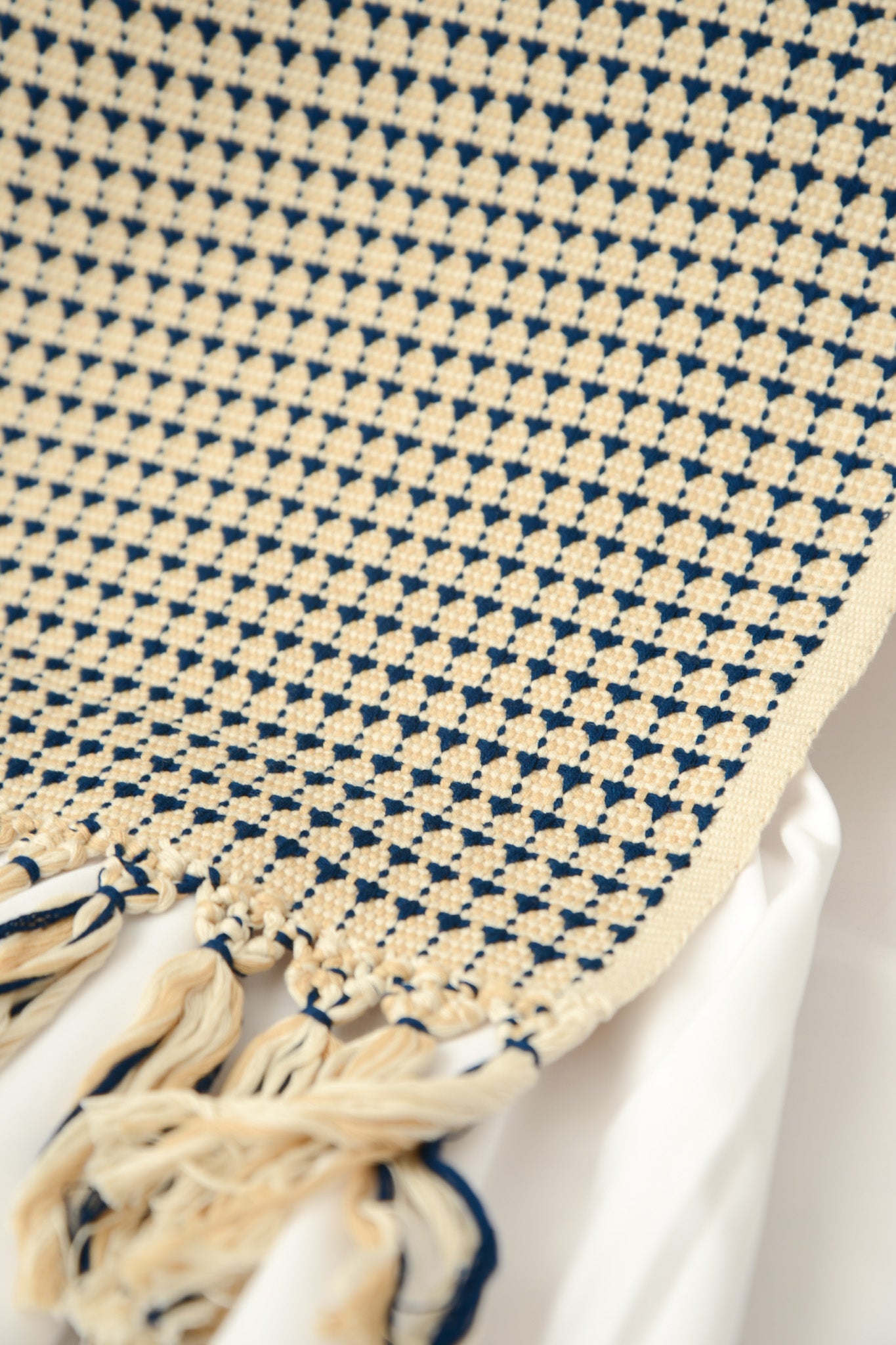 Costa Table runner