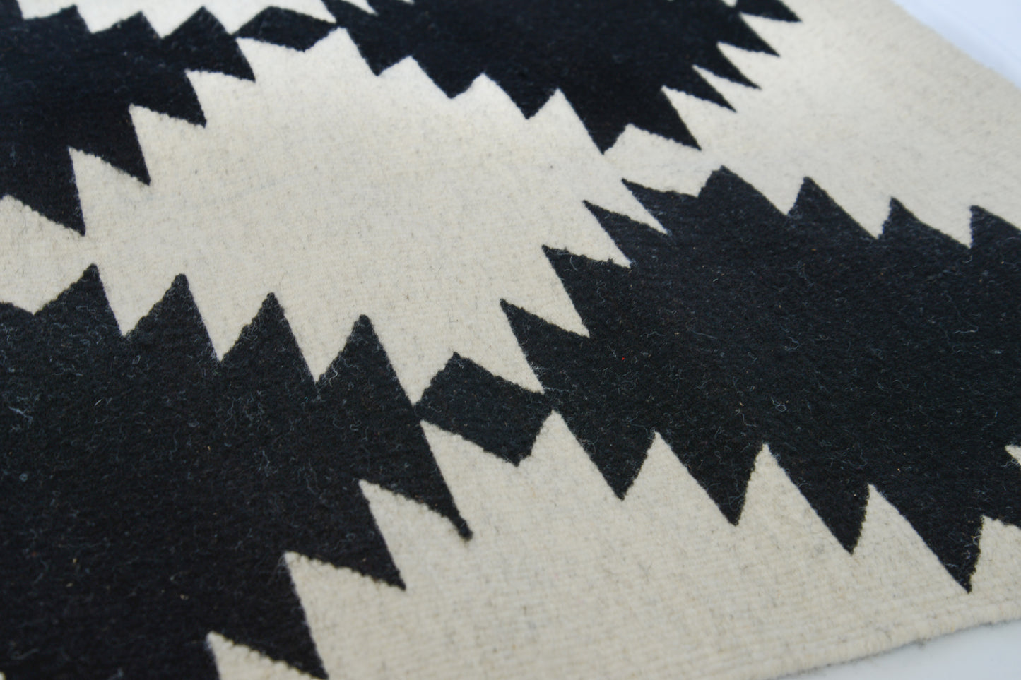 Diamantes BW Rug XS
