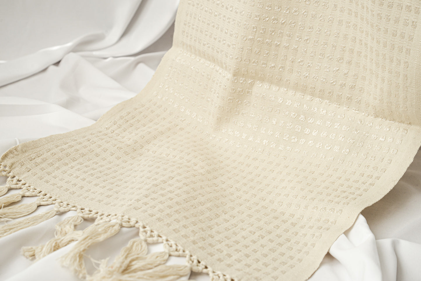 Glimmer Squares Table runner